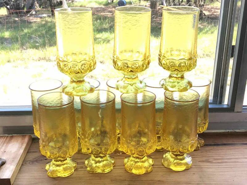 lot 51 image: Vintage Glass (12) Franciscan Madeira Cornsilk Yellow Iced Tea Glasses