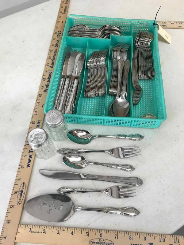 lot 61 image: Flatware Set, W.A. Rogers Stainless