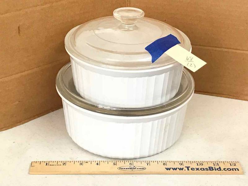 lot 68 image: Corningware (2) Round with Glass Lids (2-12, 1-12 qts.)