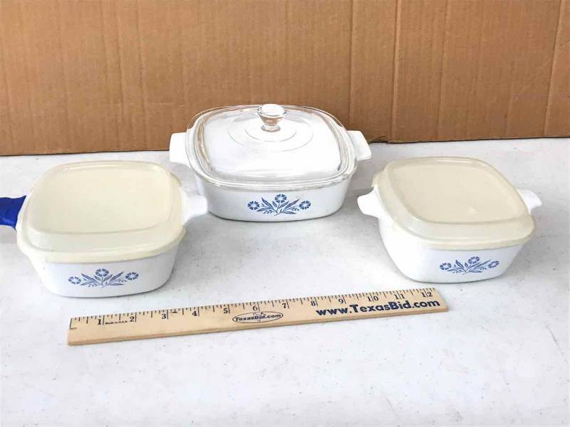 lot 69 image: Corningware 1 Qt. and (2) 2-34 Cup