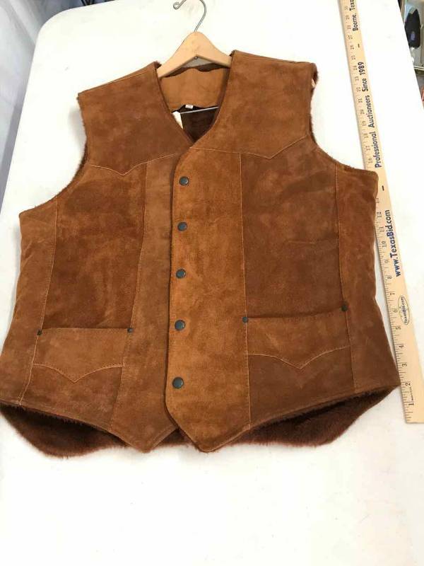 lot 74 image: Suede Leather Vest (44)