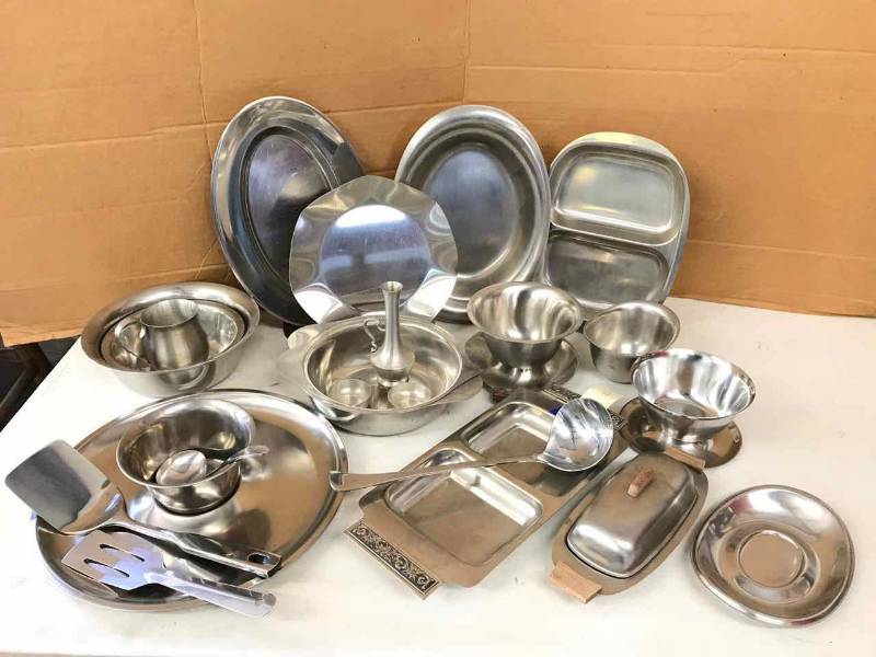 lot 92 image: Stainless Serving Utensils, Bowls, Platters, Etc.