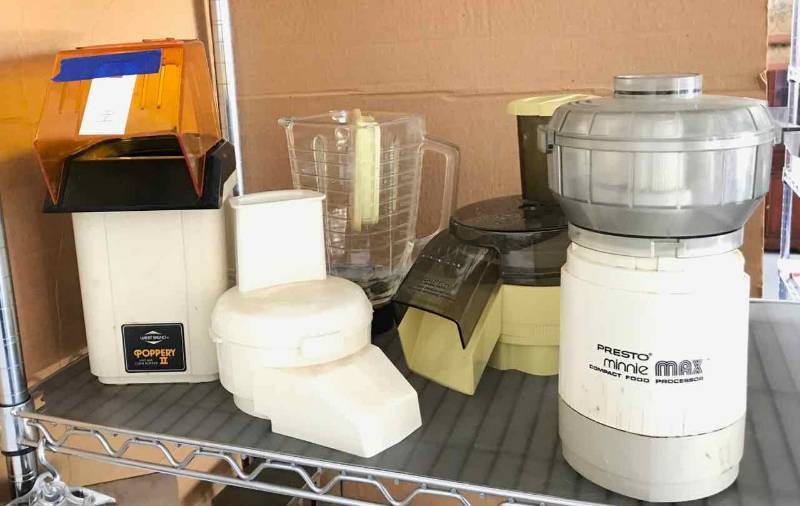 lot 94 image: Presto Minnie Max, Poppery II, Asst. Small Appliance Parts