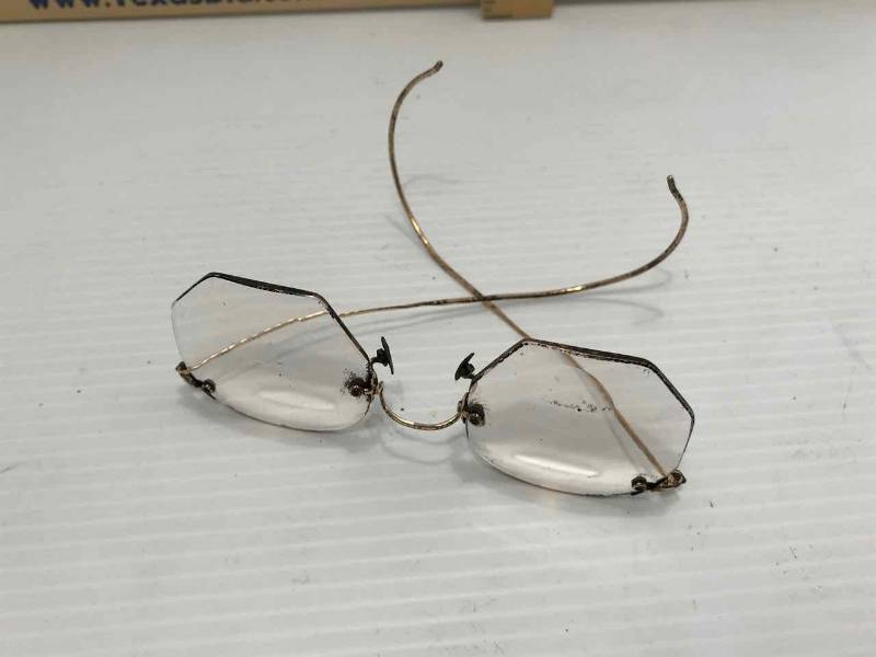 lot 127 image: Old Eye Glasses