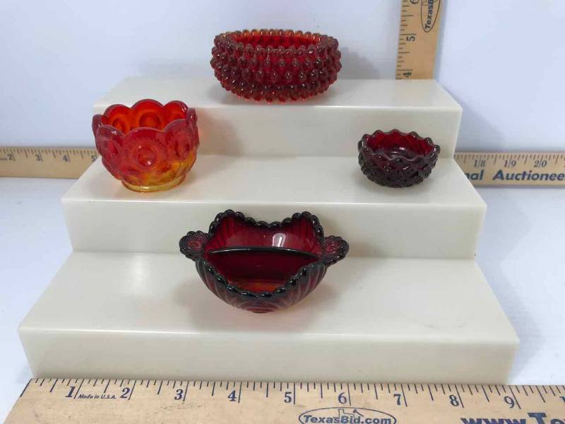 lot 136 image: Red Glass Table Salt Cellar, Individual Salt Cellars