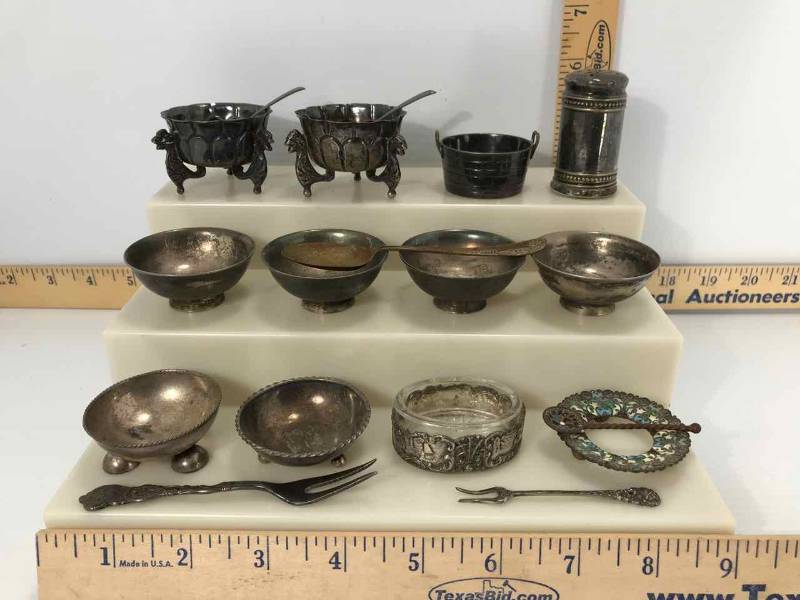 lot 138 image: Salt Cellars (enameled, metal, 925 sterling), Little Salt Spoons