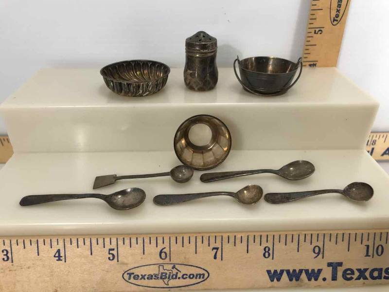 lot 140 image: Sterling Salts, Spoons, Shaker