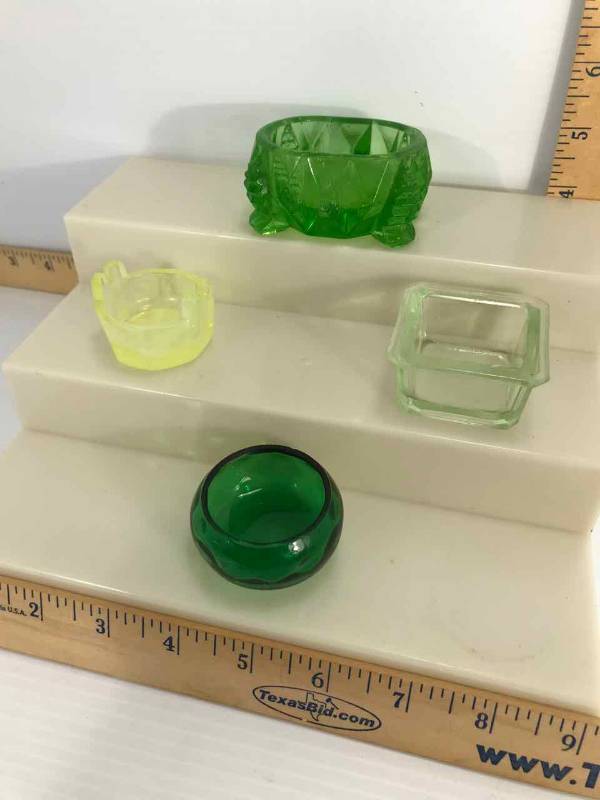 lot 143 image: Green Glass (3) Individual Salts, (1) Table Salt