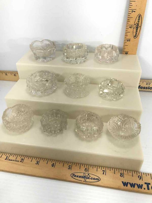 lot 153 image: Glass & Crystal Salt Cellars