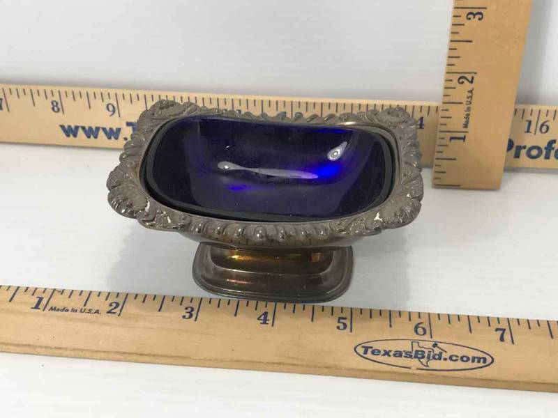 lot 167 image: Cellar  Silver with Cobalt Blue Liner Footed Open Table (England)