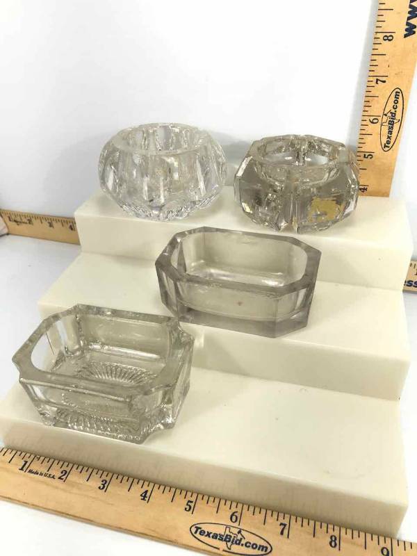 lot 174 image: Heavy Glass Table Salt Cellars