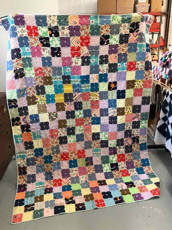 lot 188 image: Quilt  Yarn Tied