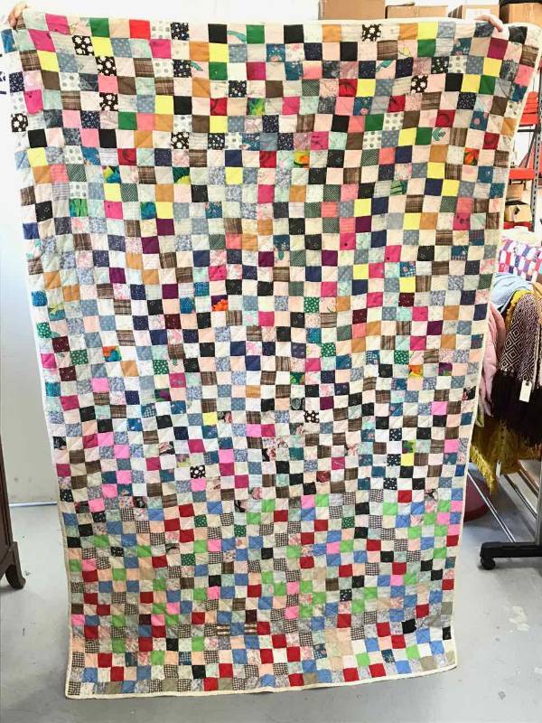 lot 189 image: Quilt