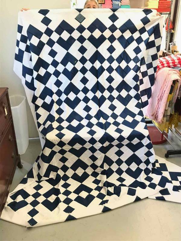 lot 197 image: Quilt Topper Navy Blue & White