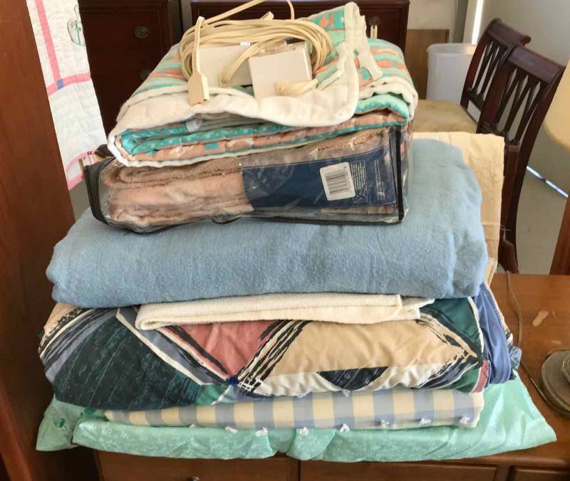 lot 212 image: Assortment of BedspreadsComforters, Electric Blankets