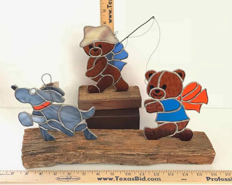 lot 217 image: Stained Glass  2 Bears, 1 Dog, Standing Window Charms