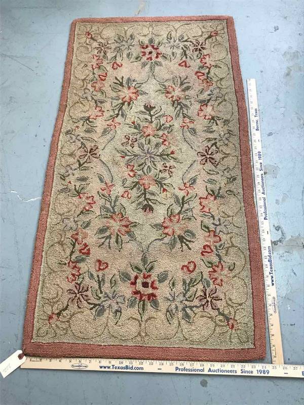 lot 222 image: Hook Rug (flowers)
