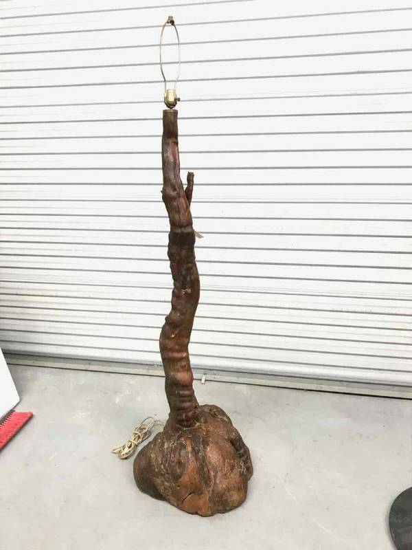 lot 243 image: Extremely Unique Magnificent Burled Tree Stump Lamp