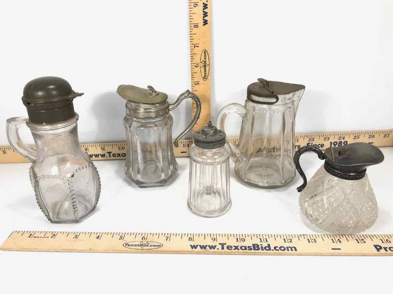 lot 250 image: Antique Salt & Pepper Shaker, (4) Antique SyrupsCreamers