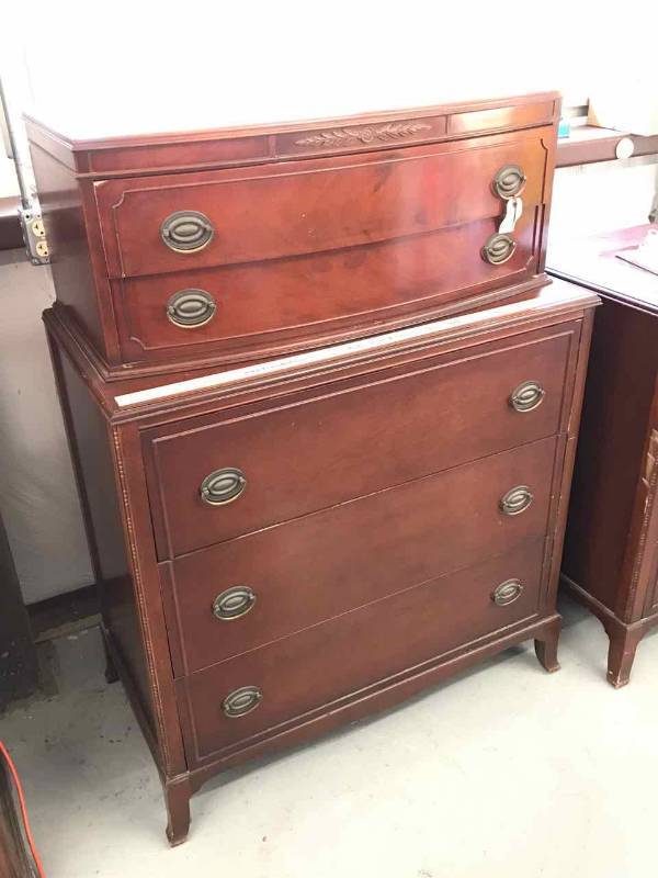lot 301 image: Vintage Chest of Drawers