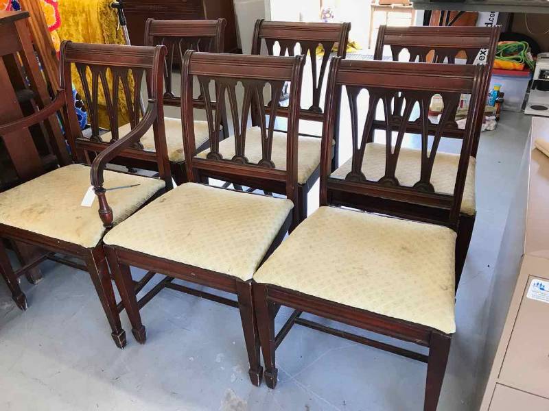 lot 305 image: (6) Vintage Dining Chairs