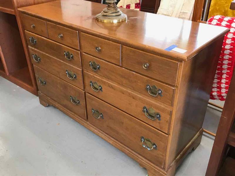 lot 308 image: Ethan Allen Dresser & Lamp