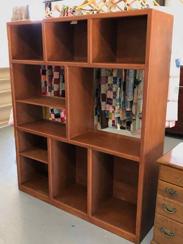 lot 309 image: Cabinet