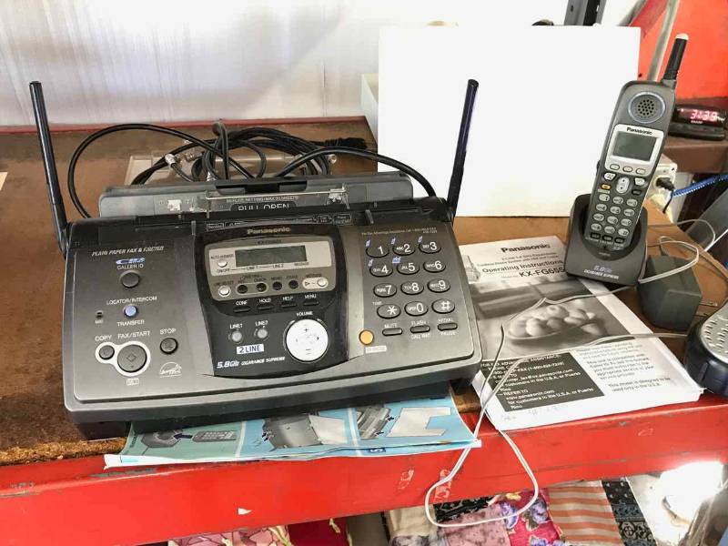 lot 415 image: Fax Machine, Old Phone, Sports Radio