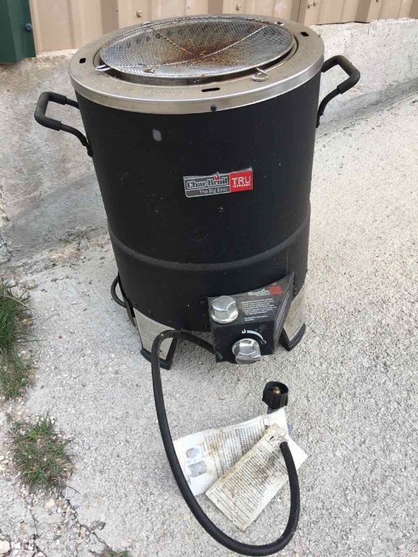 lot 256 image: Char-Broil Infrared Fryer The Big Easy propane, unknown condition