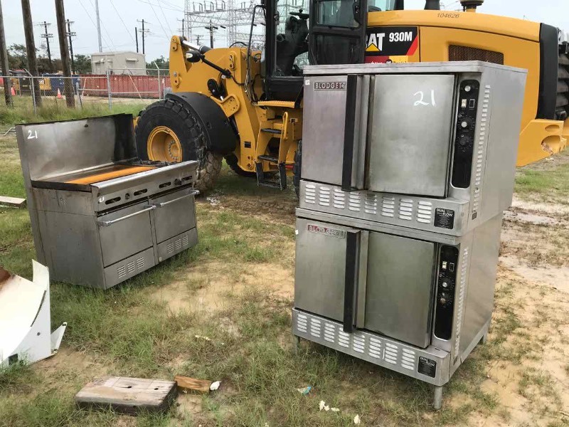 lot 21 image: US Range, Blodgett Conv Oven, Axis mixer, JA Pro mixer, Holman toaster. Unknown condition.