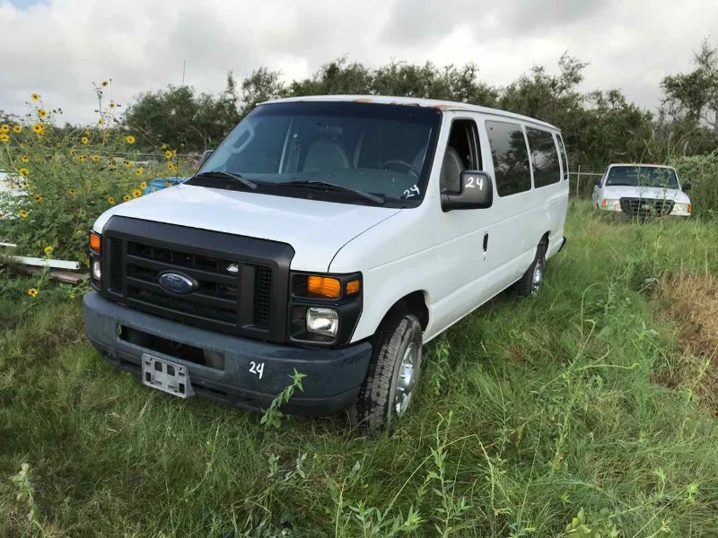 lot 24 image: 2008 Ford Econoline Van (VIN  1FBSS31L98DB17243)