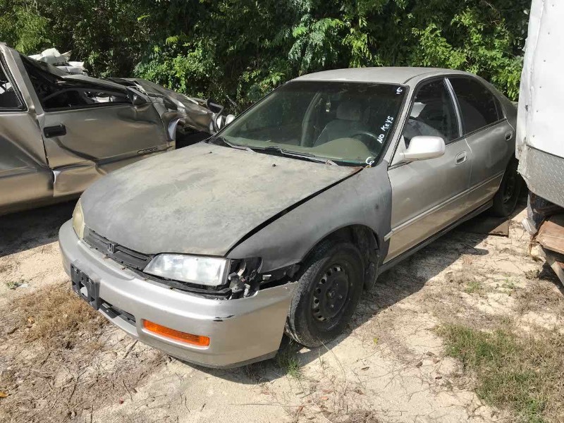lot 6 image: Storage Lien Abandoned  1996 Honda Accord 4 Door (Silver)(1HGCD5686TA095966)