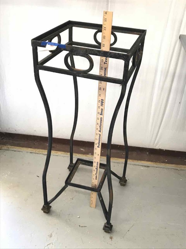 lot 24 image: Iron Plant Stand (needs tile)