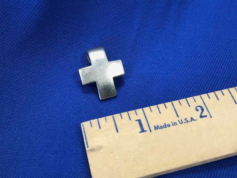 lot 108 image: James Avery  Sterling Silver Pendant (Cross)