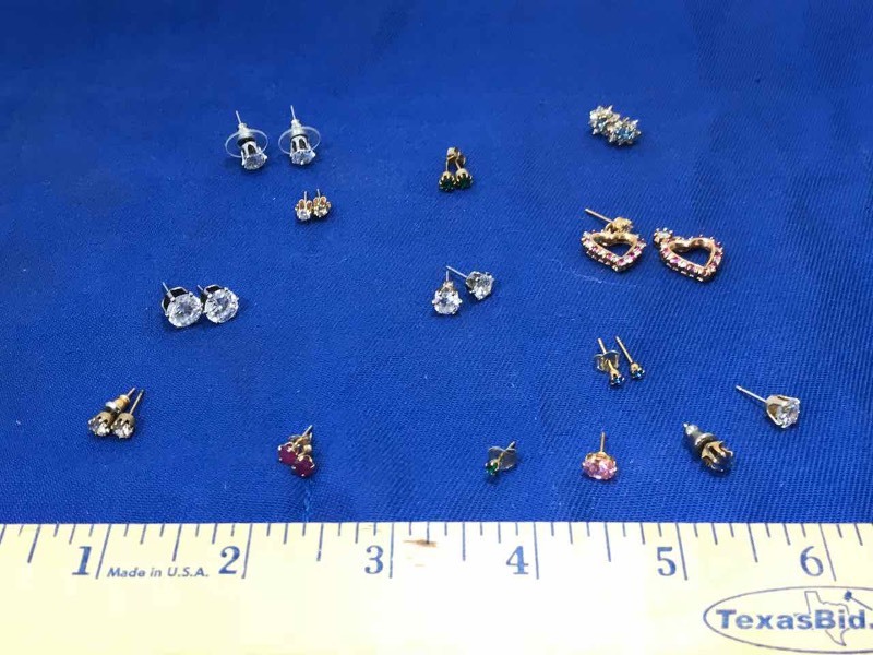 lot 123 image: Pierced Earrings Studs, Dangle Hearts