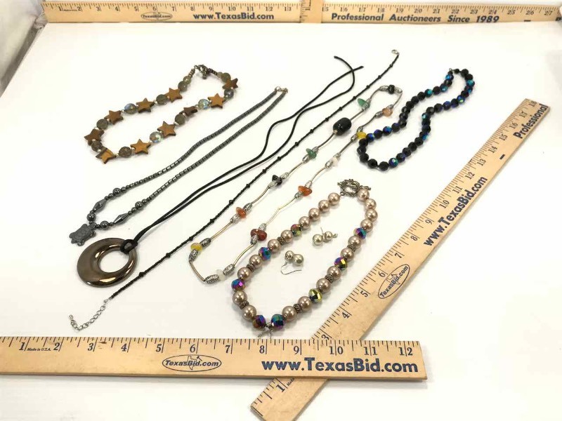 lot 133 image: Necklaces Turtle, Stars, Beads, Etc.