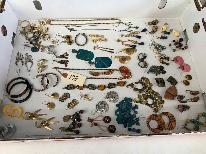 lot 178 image: Necklaces, Pierced Earrings