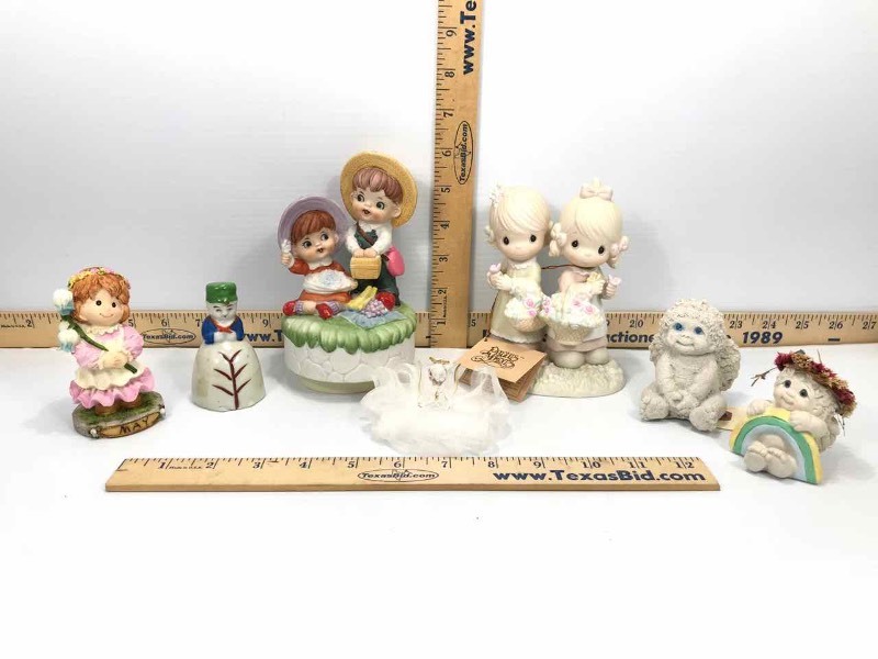 lot 234 image: Precious Moments, Dreamsicle, Music Box, Figurines