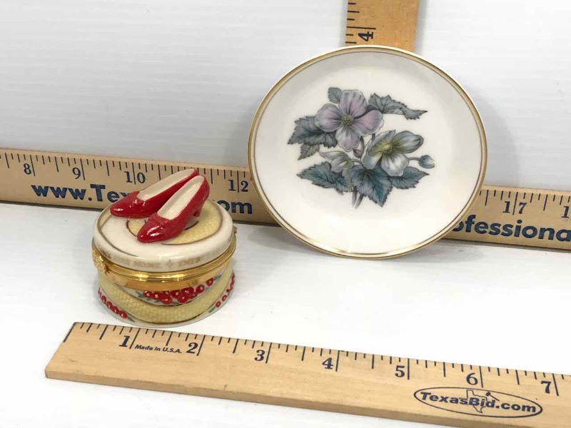lot 236 image: Lenox Ruby Slippers Treasure Box,  Royal Worcester Ring Dish