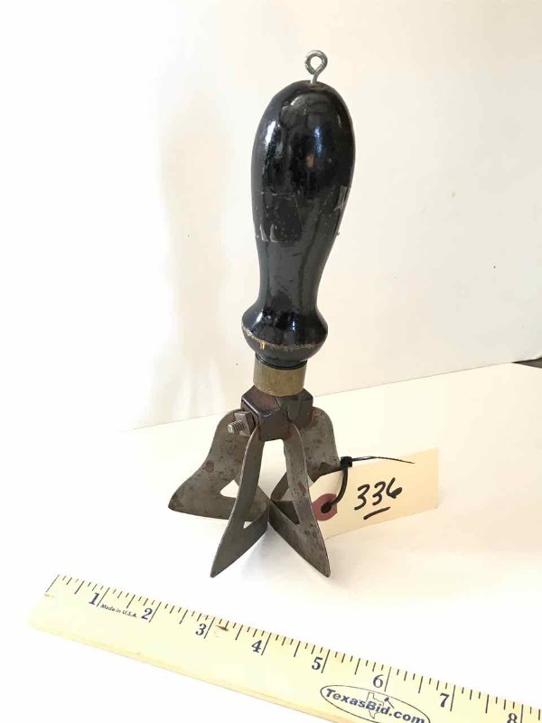 lot 336 image: Antique Keen Kutter 6-Bladed Chopper