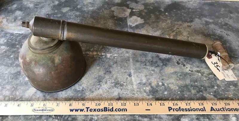 lot 352 image: Antique Copper Hand Sprayer (Made in USA)