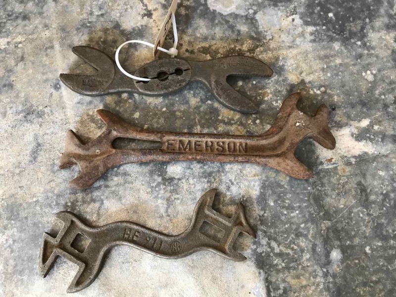 lot 356 image: (3) Old Wrenches (Saxon, Emerson, HE 911)