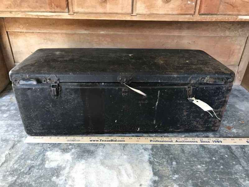 lot 358 image: Antique Metal Model-T Tool Box
