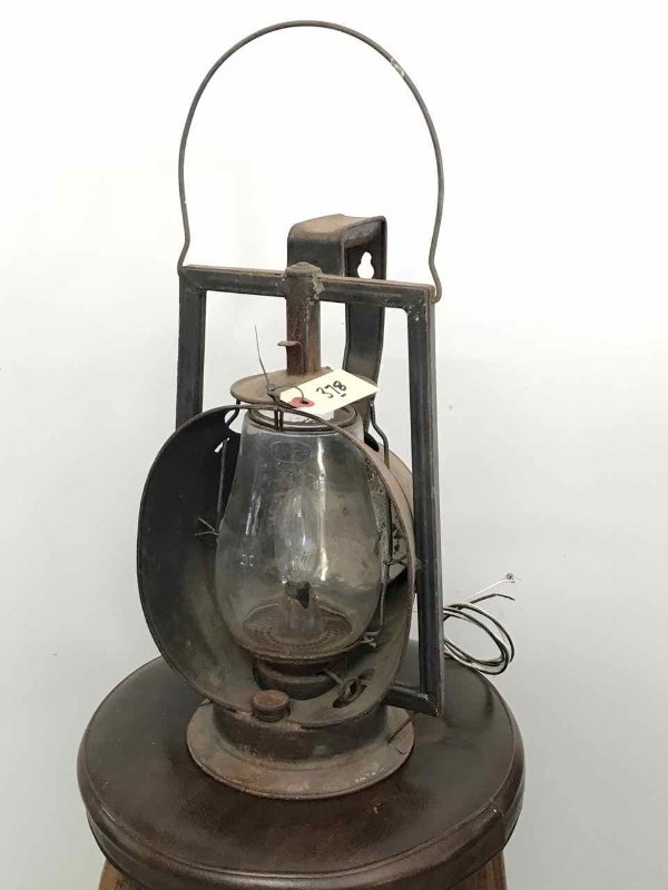 lot 378 image: (1) Inspector Lamp Dietz Acme (been electrified)