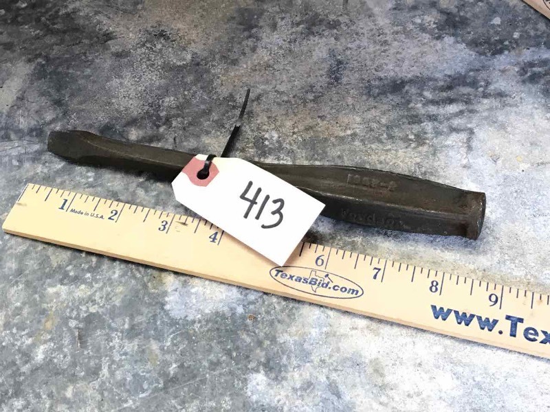 lot 413 image: Antique Fordson Model 1883-2 Tractor Screw Driver