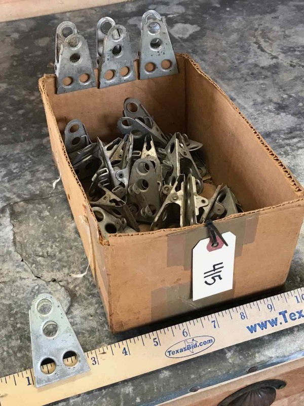 lot 415 image: (20) Sturdy Clips 44B14936