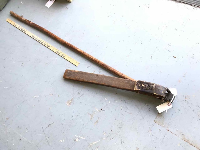 lot 417 image: Antique Grain Flogger