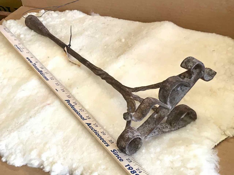 lot 426 image: Antique Hand Forged Branding Iron (PR)