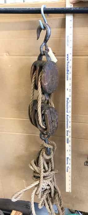 lot 428 image: Antique Wooden Block & Tackle