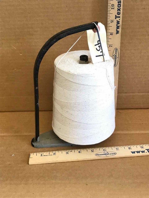 lot 457 image: Vintage Country Store String Dispenser with String